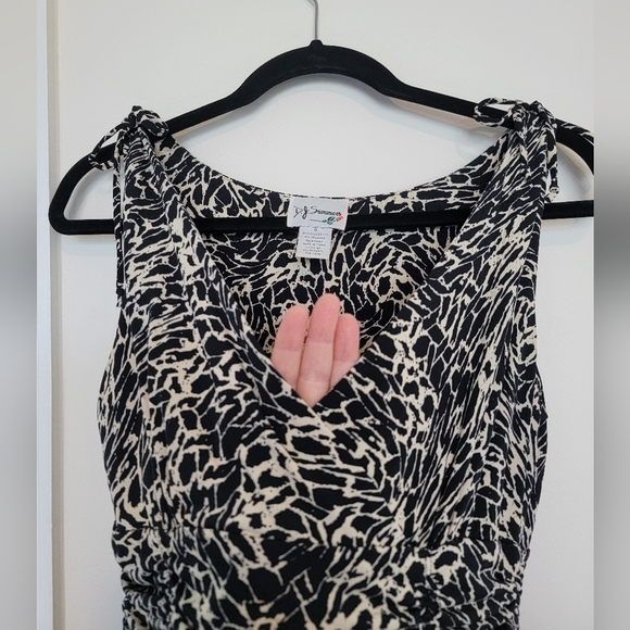 D.J. Summers cream and black dress. - Picture 4 of 8